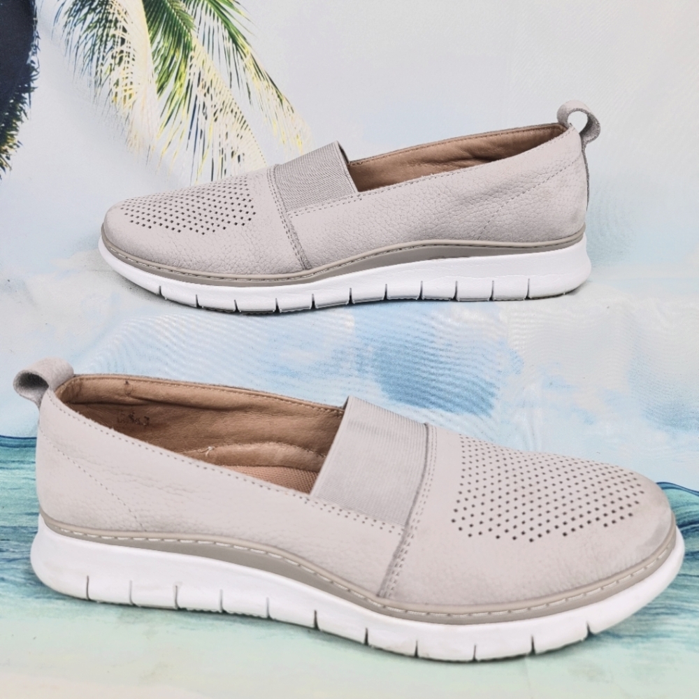 Vionic Women's Light Gray Slip-On Sneakers